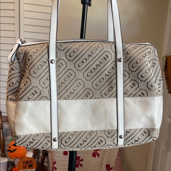 Coach Beige and Cream Signature Tote - Picture 4 of 4